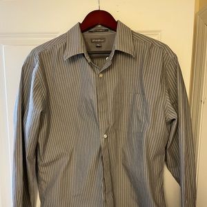 Eddie Bauer wrinkle free classic fit dress shirt